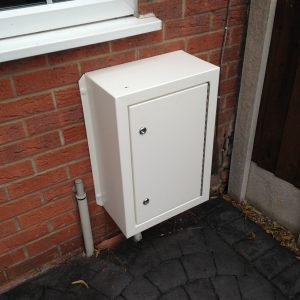 ELECTRIC SURFACE MOUNTED OVERBOX 670 X 540 X 250